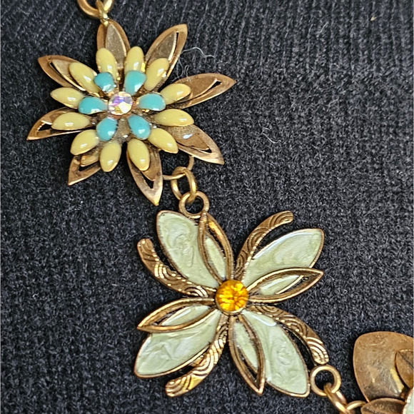 Vintage Enamel and Rhinestone Metal Floral Adjustable Necklace 18"-20" - Picture 7 of 9